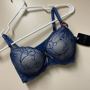 Blue lace push up bra size 34C brand new never worn